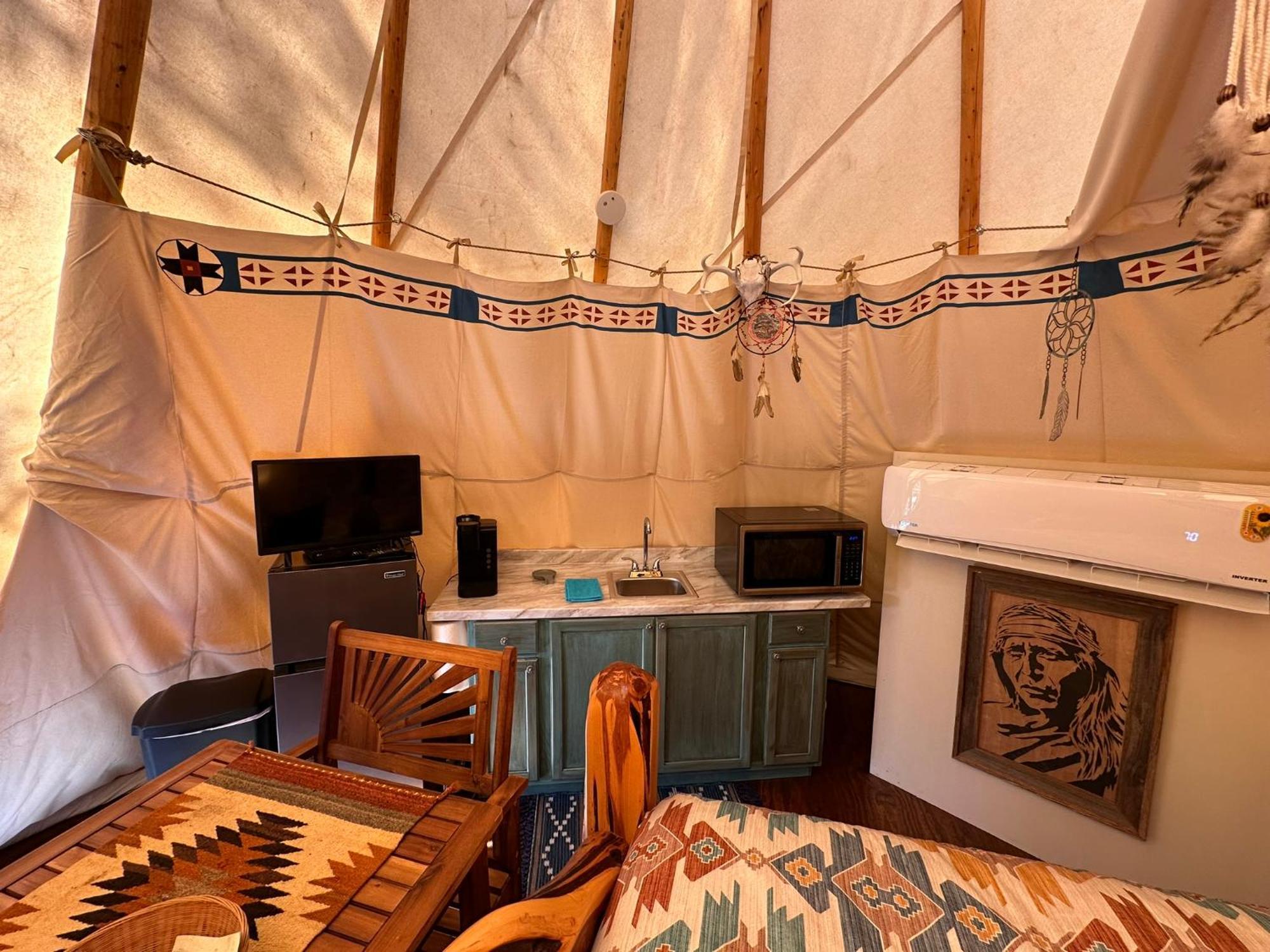Bandera Stronghold Retreat Exterior photo
